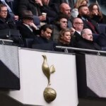 Tottenham pošlite jasnú správu o rekvizícii, keď sa dodržiava odchod Daniela Levyho