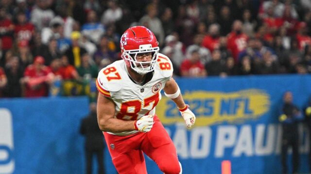 Travis Kelce zasiahnutý nabíjačkami hráča spúšťa 

