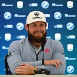 Zahrnutie Ryder Cupu Tyrell Hatton viedlo k unáhlenej platbe za zničenú hotelovú lôžko a zaspanie vo svojom zvracaní po ohýbačke so svojím tímovým kolegom Liv Jon Rahm