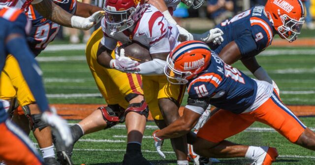 USC bitky s chybami, pokuty v poslednej sekundovej strate pre Illinois 

