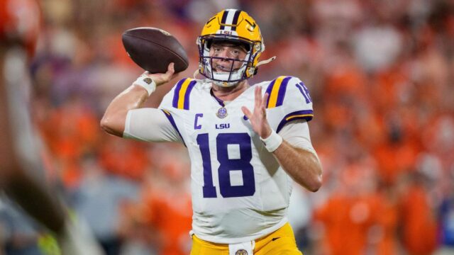 Univerzitné futbalové stávky: Modernizácia Heisman, celoštátne trhy majstrovstiev 

