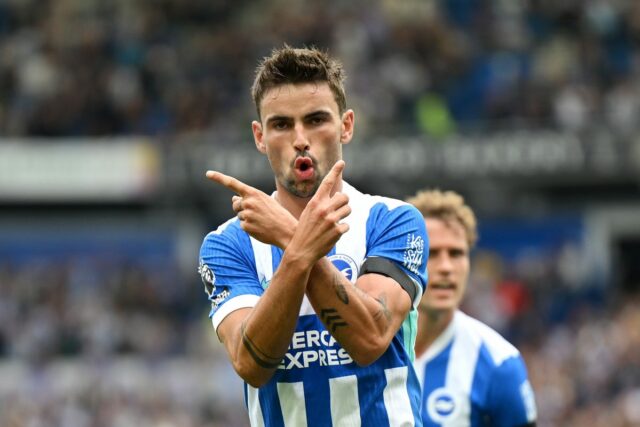 Úrady | Záložník Brighton Matt O'Riley sa prihlási s Marseille na financovanie 

