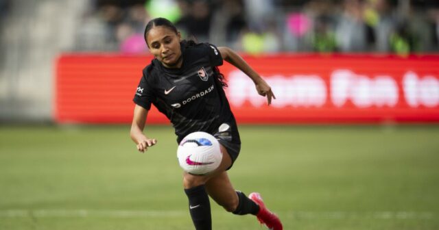 Uskutoční cenu Angel City a Harvard-Westlake Alum Alyssa Thompson náklady na prenos dokumentu? 


