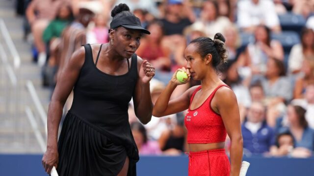 Townsend a Siniaková teraz budú hrať Veronika Kudermetovú a Elise Mertens v semifinále.