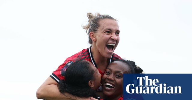 London City Lionesses proti Manchester United - Barclays Women Super LeagueBromley, Anglicko - 14. septembra: Jayde Riviere z Manchester United oslavuje druhý gól svojho tímu medzi spoluhráčmi Melvine Malvine a Julia Zigiotti Olme počas Barclays Super League medzi London City Lionesses a Manchesterom United v Copperjaxe v septembri v septembri Barclays, Anglicka. (Foto: Richard Pelham - WSL/WSL Football prostredníctvom Getty Images)