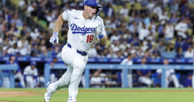 Will Smith robí zostavu zbierky Dodgersovej divokej karty vs. Reds Will Smith robí zostavu zbierky Dodgersovej divokej karty vs. Reds