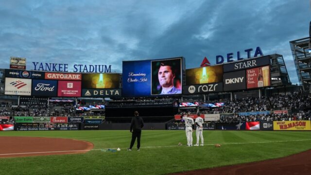 Yankees rozpoznáva Charlieho Kirka s minútou ticha po zajatí Utahu 

