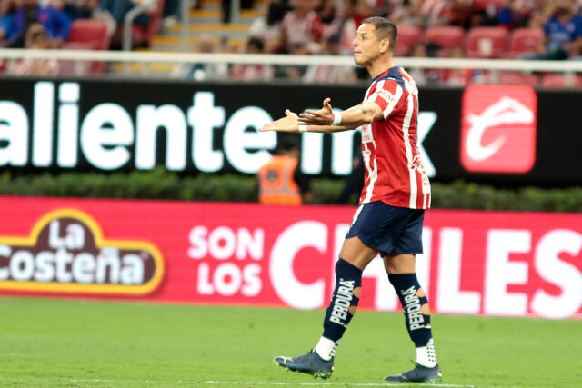 �� Zaujímavé ... Chicharito chýba klasická šanca Chicharito