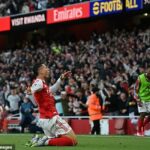 Gabriel Martinelli chytil vyrovnávač času zastavenia, aby získal Arsenal 1-1 remízu s Man City