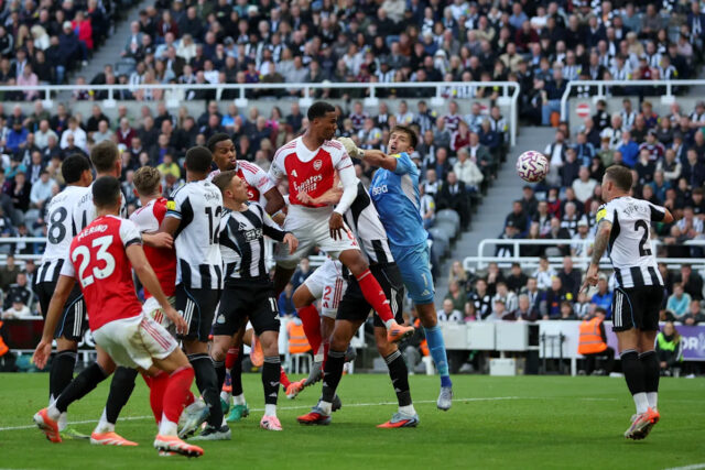 Newcastle Up -Tyne, Anglicko - 28. septembra: Gabriel z Arsenalu skóre 2. a víťazný gól počas zápasu Premier League medzi Newcastle United a Arsenal v parku St James '28. septembra 2025 v Newcastle po Tyne v Anglicku. (Foto: Ed Sykes/SportsPhoto/Allstar prostredníctvom Getty Images)