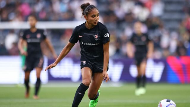 Zdroje: Alyssa Thompson letí do Londýna uprostred webových odkazov Chelsea 

