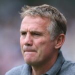 „Frustrovaný“ Phil Parkinson reaguje na zvesti Wrexham Sack Uprostred začínajúceho bolesti hlavy