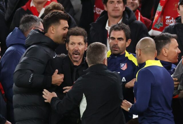 „Hádka na mňa“- Liverpoolský nasledovník v centre Diego Simeone Row poskytuje jeho variáciu príležitostí 

