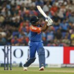 Sanju Samson vyšiel k netopiera, keď sa Shubman Gill v druhom mieste uklonil. (P/C: Getty)