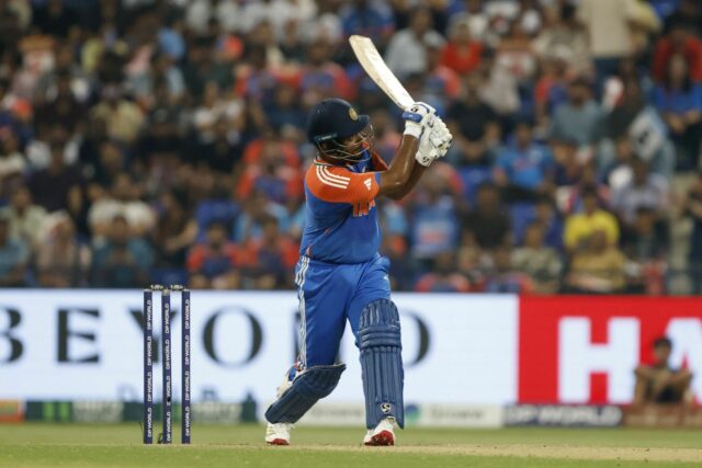 Sanju Samson vyšiel k netopiera, keď sa Shubman Gill v druhom mieste uklonil. (P/C: Getty)