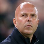 „Nebolo to šikovné“- Arne Port presne zverejňuje, ako Liverpool skutočne spravoval Hugo Ekitike nad „hlúpe“ červenú kartu