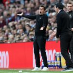 Fulhamov portugalský hlavný tréner Marco Silva zakričal pokyny pre svojich hráčov z dotykovej línie počas futbalového zápasu Anglicka Premier League medzi Aston Villa a Fulham vo Villa Parku v Birminghame v strednom Anglicku 28. septembra 2025 (Foto: Darren Staples / AFP) / Obmedzené na redakčné použitie. Nie je to možné s neautorizovaným zvukom, videom, údajmi, zoznamami príslušenstva, logami klubu/ligy alebo „živými“ službami. Online používanie v zápase obmedzené na 120 obrázkov. Ďalších 40 obrázkov môže byť použitých v čase navyše. Žiadna emulácia videa. Používanie sociálnych médií v spojení s obmedzeným na 120 obrázkov. Ďalších 40 obrázkov môže byť použitých v čase navyše. Pri stávokch publikáciách, hrách alebo jednotlivých klubových/ligových/hráčskych publikáciách. / (Foto: Darren Staples/ AFP prostredníctvom Getty Images)