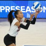 Lexi Rodriguez #8 a Harper Murray v semifinále volejbalu divízie 2024 I. divízie I. Zdroj: Getty