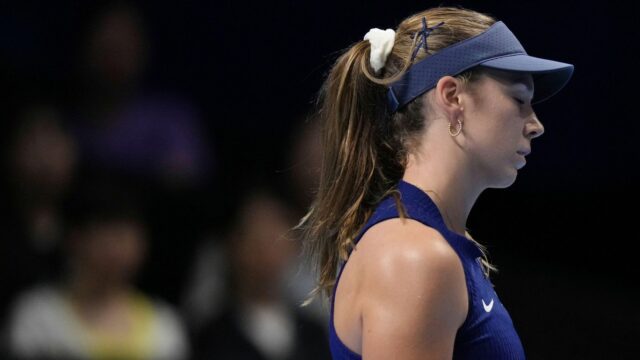 „Povzbudzovaná“ Katie Boulter zostáva pozitívna bez ohľadu na bitku Billie Jean King. 


