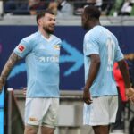 „Tento jednotlivec je mimoriadny“- Škótsko zvolané, ako zanedbávaná celebrita EFL robí Bundesliga pozadím