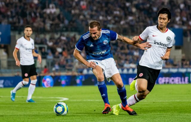„To, čo urobili, je priama hanba“- Strasbourg príbeh Dimitri Liénard štrajkuje na banneroch fanúšikov verzus Marc Keller a Emmanuel Emegha 

