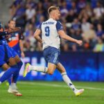„Trochu jedinečný“- Angličan prešiel z národnej organizácie k vedúcemu Lionel Messi v Golden Boot Race
