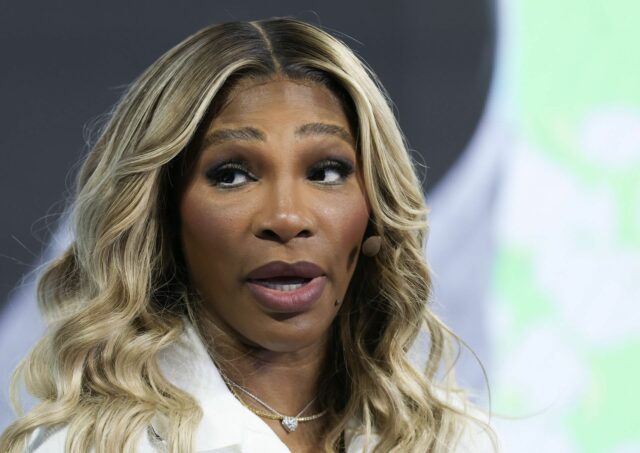 „Využila na zaspať autá a nákladné auto, nebola pozvaná“ Venuša Williams a Serena Williams sa zúčastňujú HistoryTalks vo Washingtone, DC. (Fotografie od Getty Images)