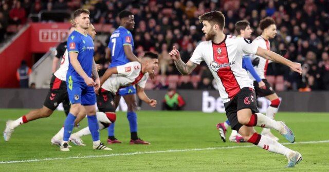 „Získal som dohodu od Liverpoolu priamo pred prenosom zatvoreného domovského okna- rozhodol som sa zostať“ 

