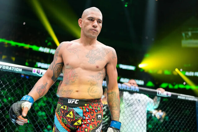 Las Vegas, Nevada - 4. októbra: Alex Pereira z Brazílie vstúpi do Octagonu v boji UFC Light Heavyweight Championship Fight počas podujatia UFC 320 v T -Mobile Arena 4. októbra 2025 v Las Vegas v Nevade. (Foto: Chris Unger/Zuffa LLC)