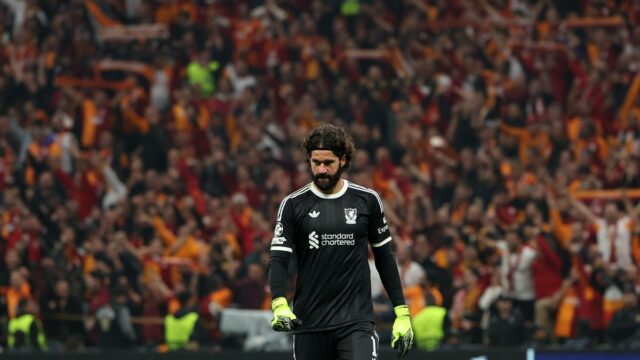 Alisson je neaktívny 6 týždňov, s najväčšou pravdepodobnosťou bude chýbať na zrážke Manchester United- záznamy 

