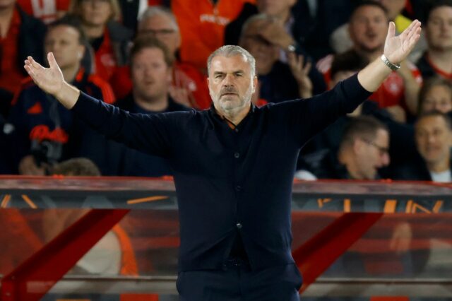 Ange posecoglou zosmiešňoval tvrdým „vyhodeným v skorých ranných“ zaklínadlách jeho vlastných nasledovníkov, keďže Nottingham Woodland zážitok 100-ročný znížil 


