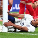 Anglická celebrita Ollie Watkins prenasledovala, že zostala v bolesti, ktorá sa pripája k nehode pomocou blogového príspevku