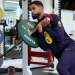 Anglická celebrita Ruben Loftus-Cheek Fantalizuje ešte raz z roku 2026 hrnček Globe, keď sedemročný nedostatok