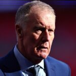 Sir Geoff Hurst kritizoval správanie Marka Bellinghama, otca Jude a Jobe