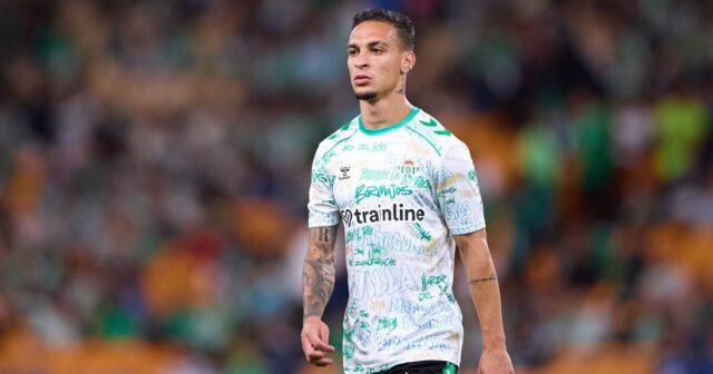 Antony obviňuje Guy Utd z odhalenia neúcty a „neúcty“ pri rozlúčení výstrelu | Futbal | Športová činnosť 

