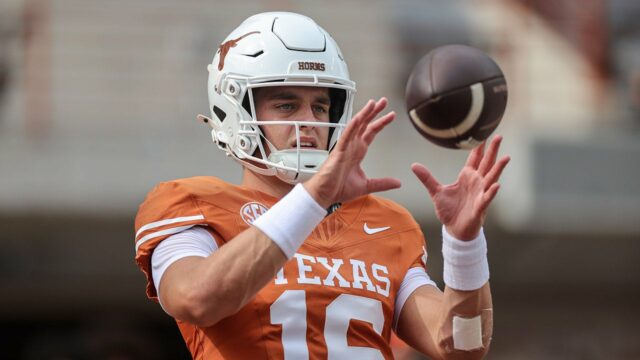 Arc Manning získava motivujúce slová z kamenca v Texase uprostred tvrdého obdobia 

