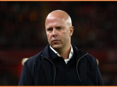 Hviezda Liverpoolu Andy Robertson otvára svoju budúcnosť Hráči Liverpoolu v tíme sa zhŕkli pred zápasom Crystal Palace