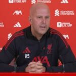 Arne Slot potvrdil dvojitú ranu po zranení Liverpoolu, keď sa kľúčový muž vrátil do tréningu | Futbal | Šport