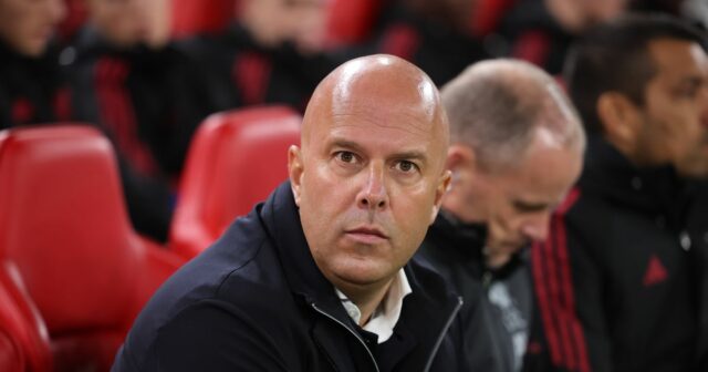 Arne Slot vyzdvihol hviezdu Chelsea ako šéf Liverpoolu po ďalšej Tréner Liverpoolu Arne Slot sa sťažoval na hĺbku kádra svojho tímu