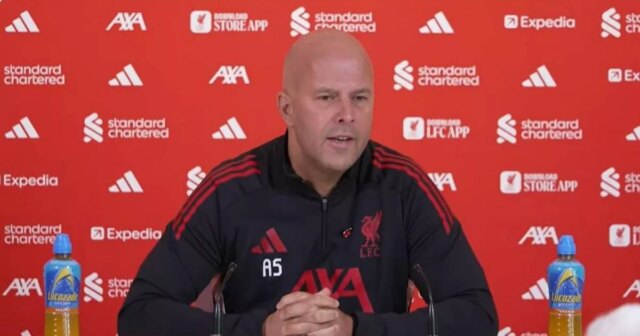 Arne Slot „ospravedlňuje“ ako dve hviezdy Liverpoolu, že im chýba Arne Slot má v Liverpoole veľké problémy