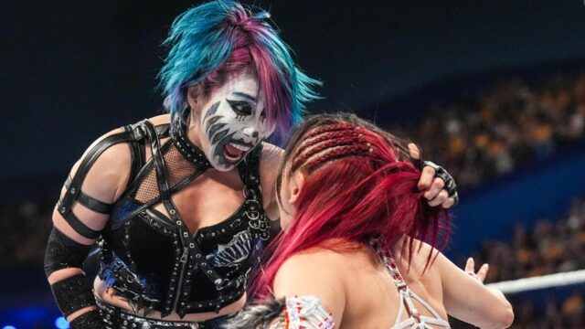 Asuka zostáva simulovaná iyo obloha po WWE RAW 

