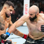 Azamat Murzakanov TKOs Aleksandar Rakic ​​​​prestupuje na 16-0