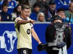 Barcelona uprednostní pobyt v lete budúceho roka Barcelonský demonštrant Robert Lewandowski odpovedá filmovým kritikom