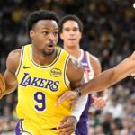 Bronny Cool v Lakersovom predbežnom spustení; Redick tlieska rozvoja