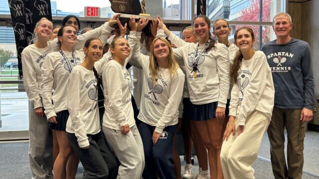 Brookfield East, Shorewood vyhrali tituly v ženskom tenise štátnej skupiny Brookfield East, Shorewood vyhrali tituly v ženskom tenise štátnej skupiny WIAA