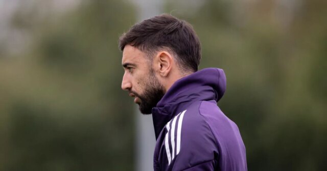 Bruno Fernandes praktikuje všetko ako jedinečné tréningové kroky Guy Utd Kapitán Manchestru United Bruno Fernandes