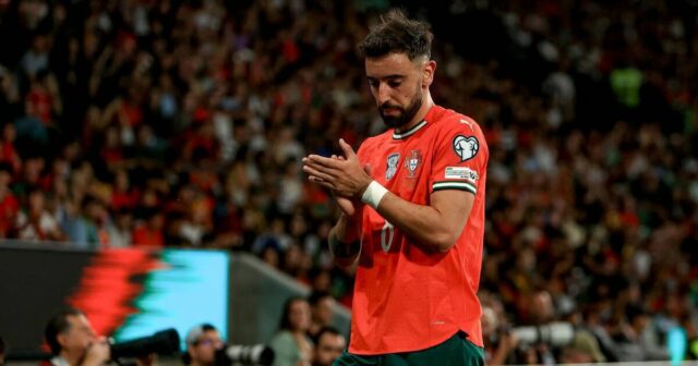 Bruno fernandes pražce položili holé ako mužské celebrity Celebrity Grabs One-Match Om o jednom zápas | Futbal | Športová aktivita 

