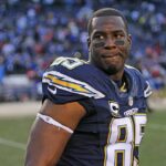 Bývalá hviezda NFL Antonio Gates bol údajne zapojený do hazardnej operácie vedenej mafiou, ktorá šokovala národ a videla niekoľko hviezd NBA zatknutých začiatkom týždňa.