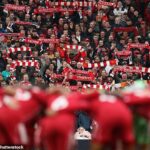 Bývalí zamestnanci Liverpoolu boli obvinení z účasti na podvodnej schéme vstupeniek