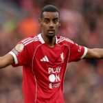Alexander Isak sa trápil odkedy sa pripojil k šampiónovi Premier League v Liverpoole